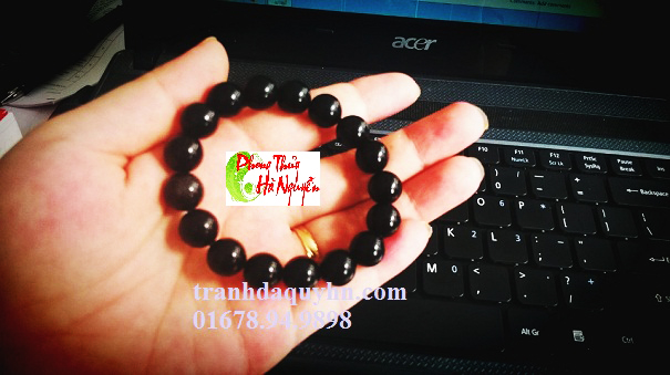 vòng tay phong thủy đá quý Hà Nguyễn